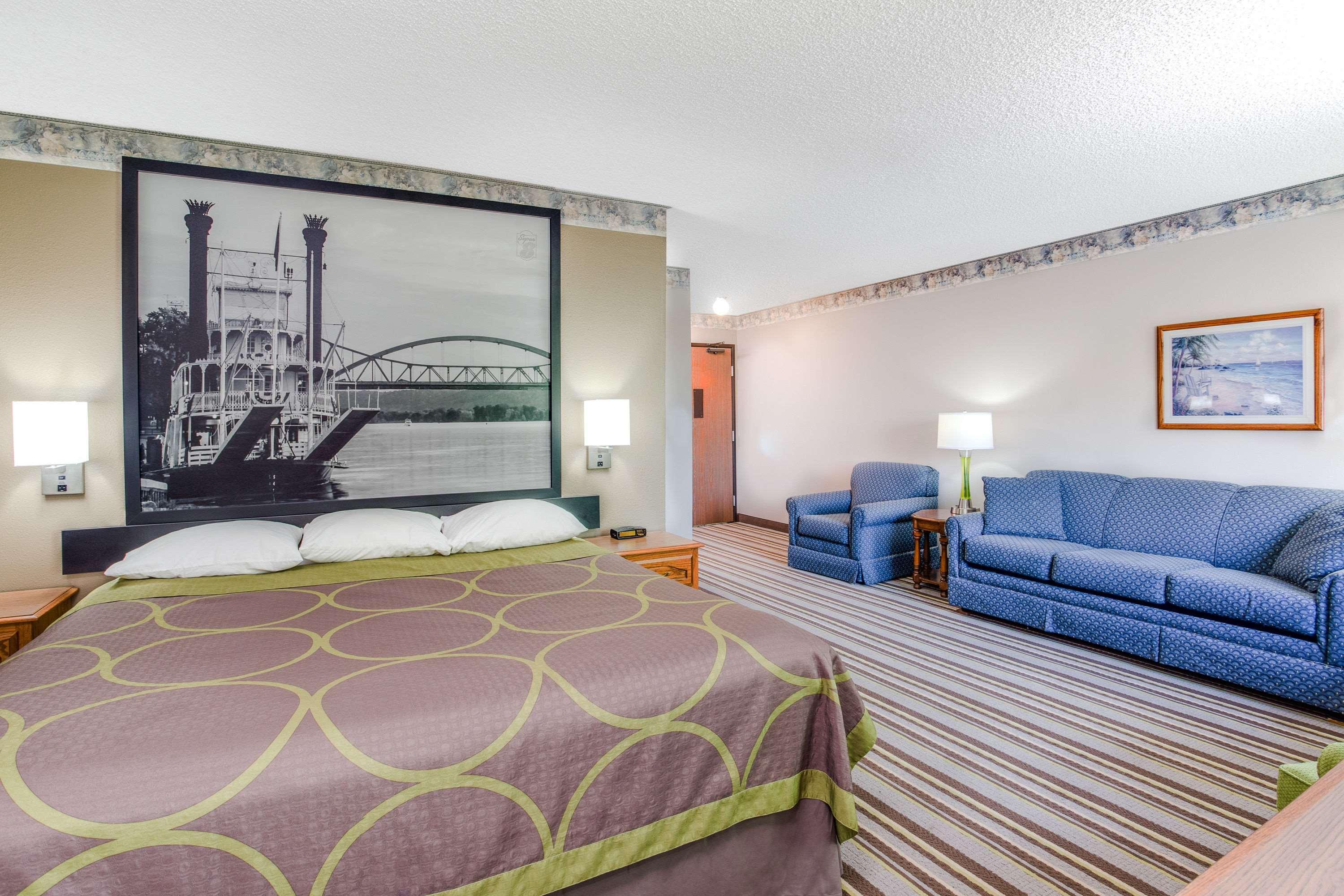 Super 8 By Wyndham Green Bay Near Stadium Exterior photo