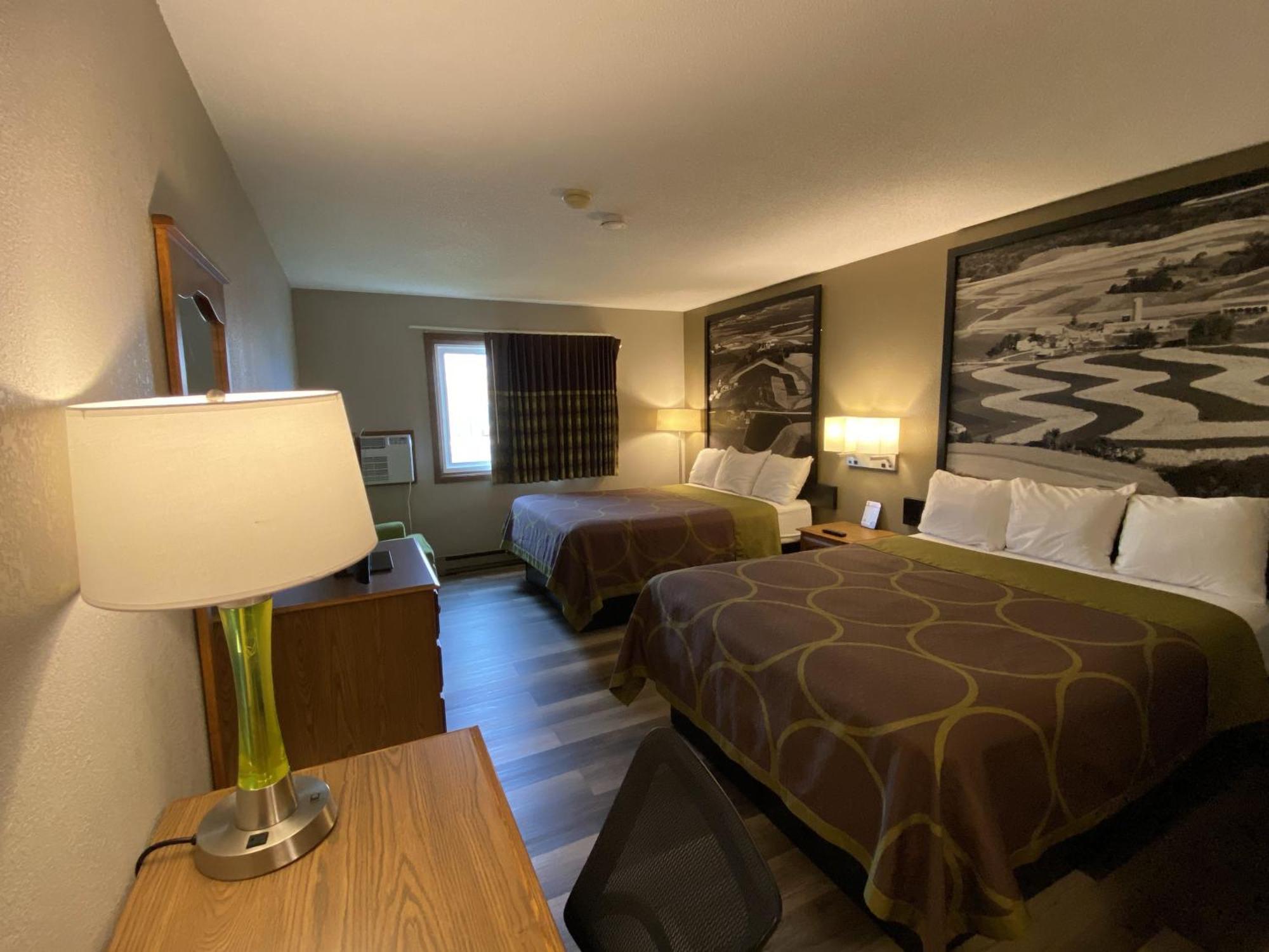 Super 8 By Wyndham Green Bay Near Stadium Exterior photo