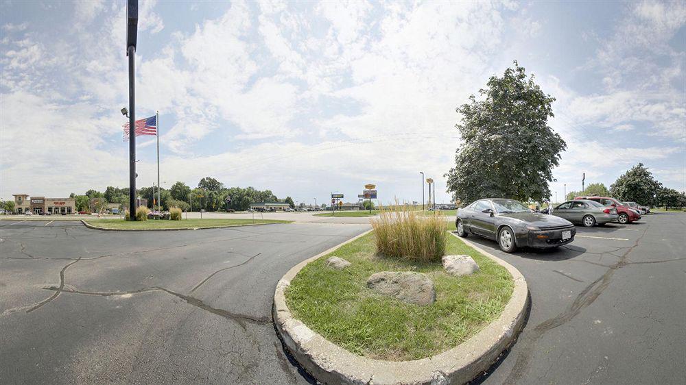 Super 8 By Wyndham Green Bay Near Stadium Exterior photo